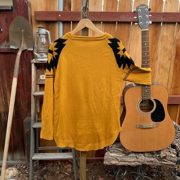 Vintage knit butterscotch sweater. - Picture 2 of 5